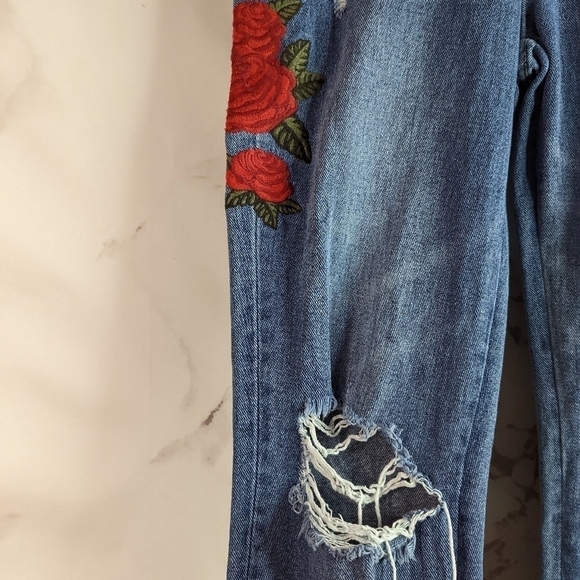 Pacsun Mom Jean Size 26 High Rise Rose Floral Embroider Distress Denim Button - Picture 11 of 12